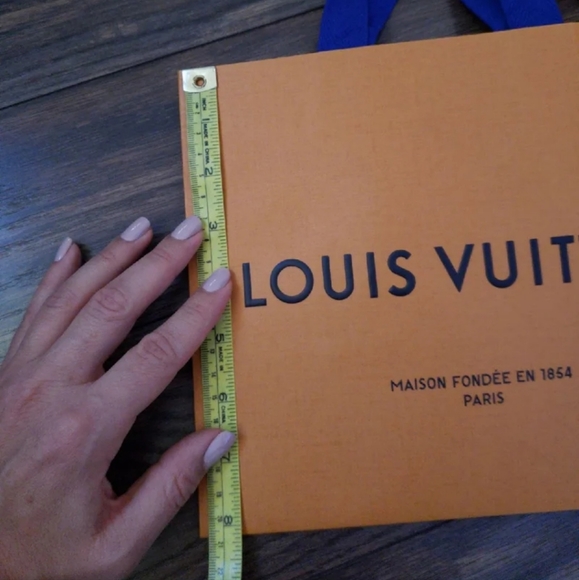 Louis Vuitton paperbag box receipt holder - Picture 3 of 5